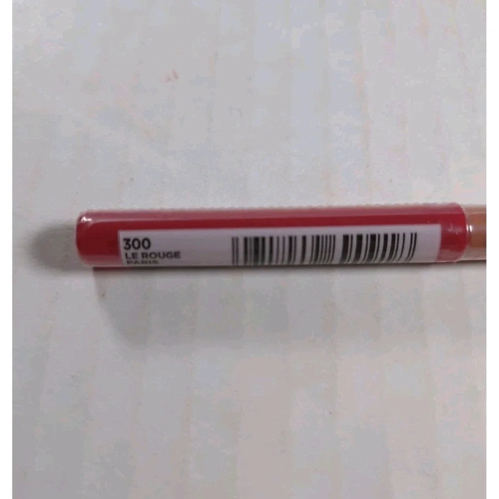 L'Oréal Color Riche Anti Feathering Lip Liner New Sealed‎ 300 Le Rouge